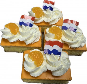 Oranje tompouce met slagroom (4 stuks)